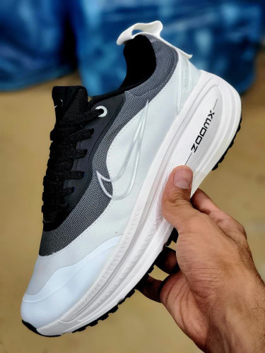 کتونی نایک ومرو کیفیت مشابه اصلی سایز 37 تا 40 Nike air vemro18