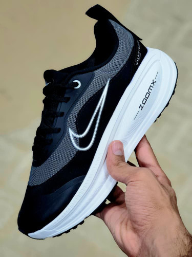 کتونی نایک ومرو کیفیت مشابه اصلی سایز 37 تا 40 Nike air vemro18