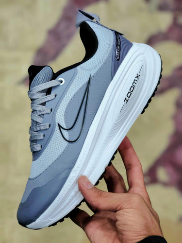 کتونی نایک ومرو کیفیت مشابه اصلی سایز 37 تا 40 Nike air vemro18