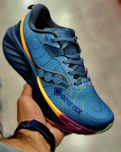 کتونی ساکونی رانینگ تریمپ۲۲ کیفیت مشابه اصلی سایز 40 تا 45 Saucony Triumph 22