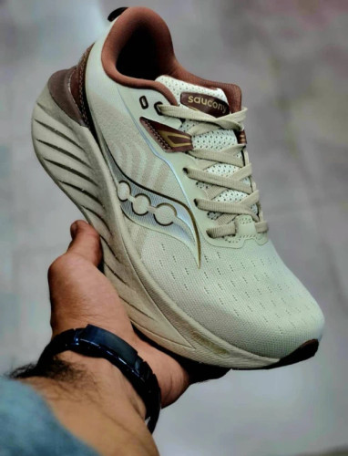 کتونی ساکونی رانینگ تریمپ۲۲ کیفیت مشابه اصلی سایز 40 تا 45 Saucony Triumph 22