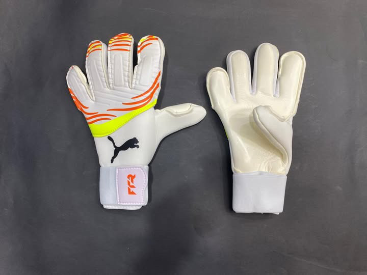 دستکش دروازه بانی پوما سایز ۷ تا ۱۱ Puma gk gloves