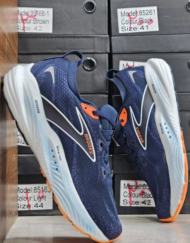 کتونی پیاده روی بروکس گلیسرین ۲۲ سایز ۴۰ تا ۴۵ Brooks Glycerin GTS 22