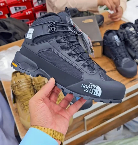 کتونی بوت کوهنوردی و طبیعت گردی نورث فیس GORTEX سایز ۴۰ تا ۴۵ the north face soukuu