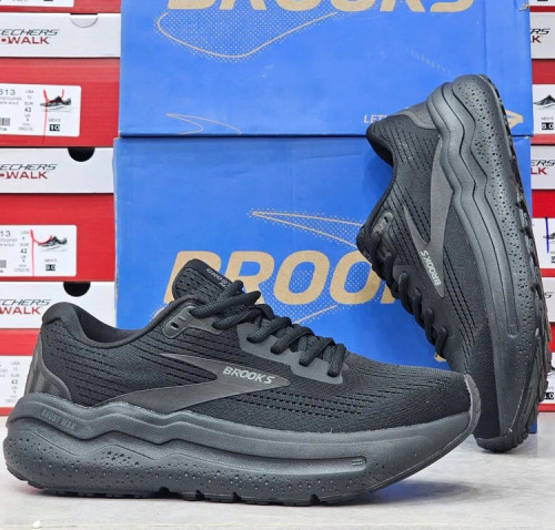 کتونی رانینگ بروکس گاست مکس ۲ ساخت ویتنام سایز ۴۰ تا ۴۵ Brooks Ghost Max 2