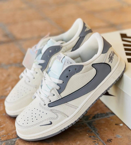 کتونی اسپرت رانینگ نایک ایر جردن 1 تراویس اسکات سایز 40 الی 45 Air jordan 1 High Travis Scot