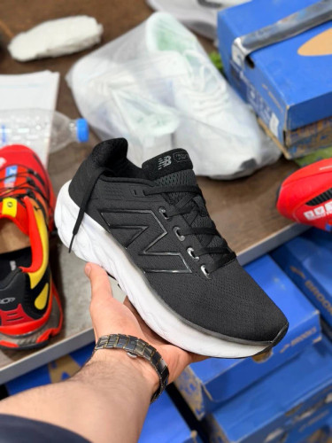 کتونی پیادهروی و رانینگ نیوبالانس سایز ۴۰ تا ۴۵ New balance Fresh Foam 1080