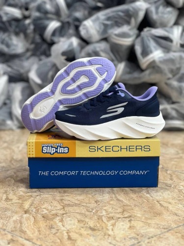 کتونی رانینگ اسکیچرز سایز 40 تا 37 Skechers Aeru Burst