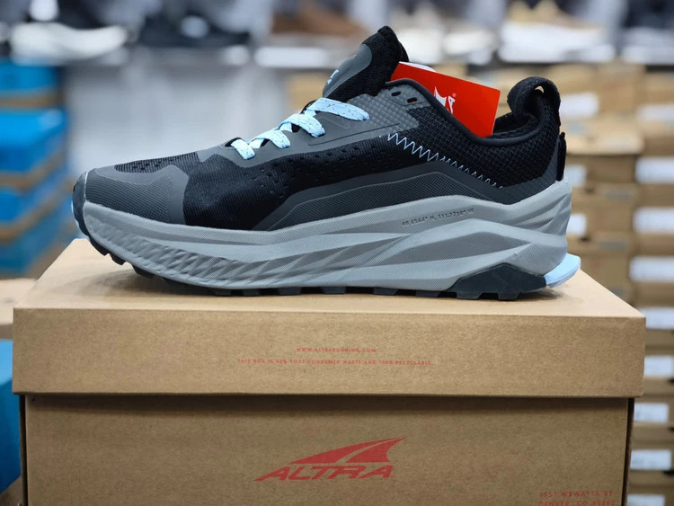 کتونی تراکینگ آلترا مدل المپوس ۶ مشکی آبی سایز ۴۰ تا ۴۵ altra Olympus 6