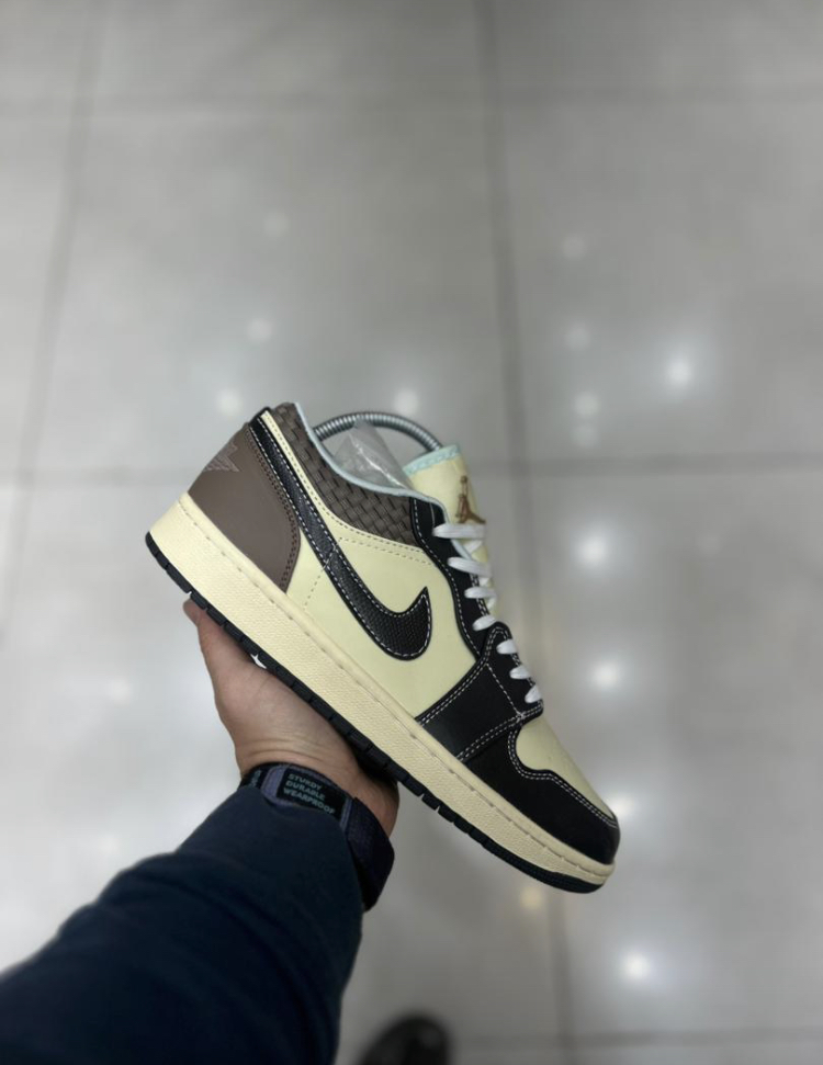 کتونی ایر جردن وان کرم مشکی قهوه ای سایز 37 تا 45 NIKE AIR JORDAN