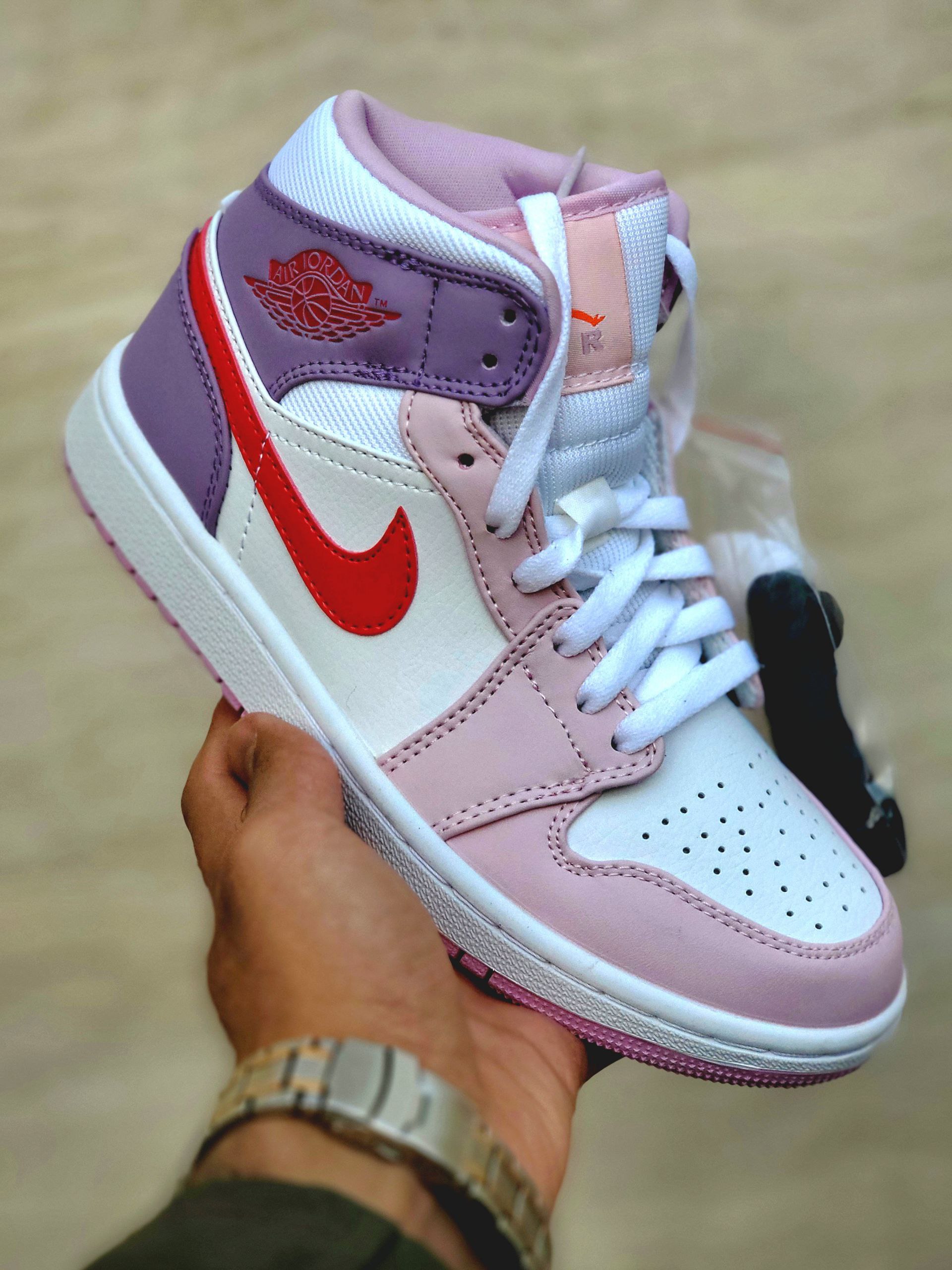 کتونی ایر جردن وان سفید صورتی بنفش سایز 37 تا 40 NIKE AIR JORDAN