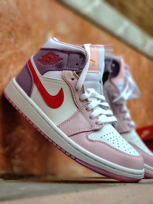 کتونی ایر جردن وان سفید صورتی بنفش سایز 37 تا 40 NIKE AIR JORDAN
