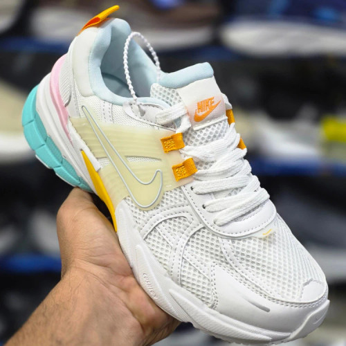 کتونی نایک سفید رنگی V2K سایز ۴۰ تا ۳۷ Nike V2K