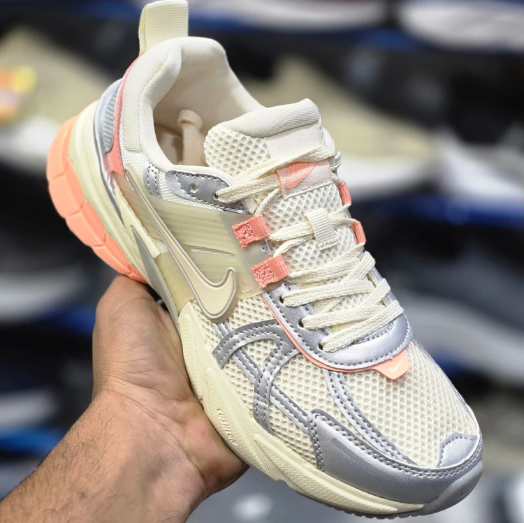کتونی نایک V2K  کرم‌ نقره ای گلبهی سایز ۴۰ تا ۳۷ Nike V2K