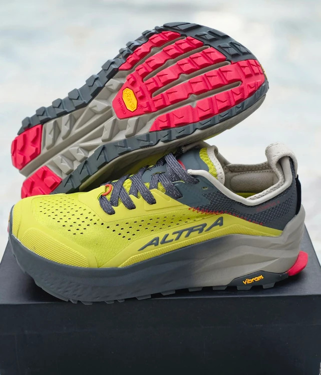 کتونی تراکینگ آلترا مدل المپوس ۶ زرد و طوسی سایز ۴۰ تا ۴۵ altra Olympus 6