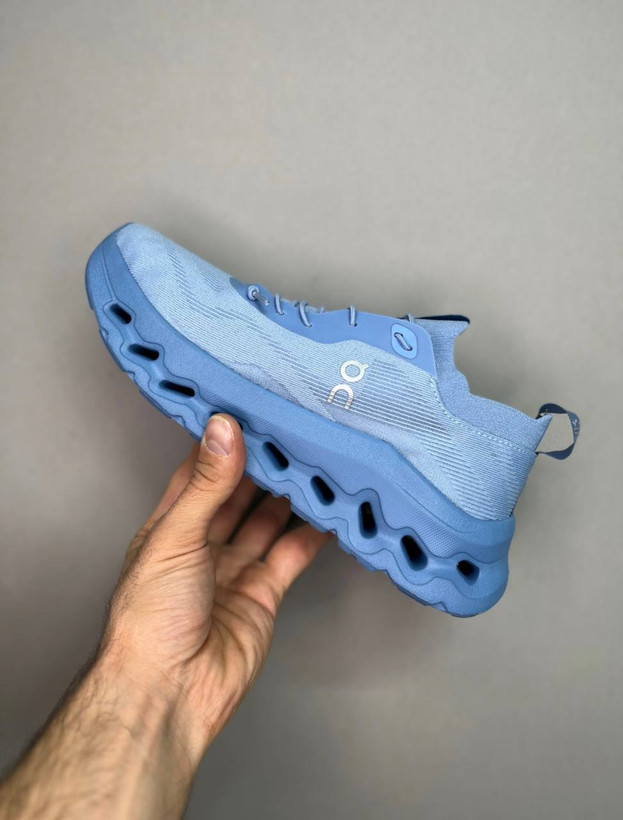 کتونی آن رانینگ لوئوه تیلت آبی سایز 37 تا 40 ON RUNNING LOEWE CLOUD TILT