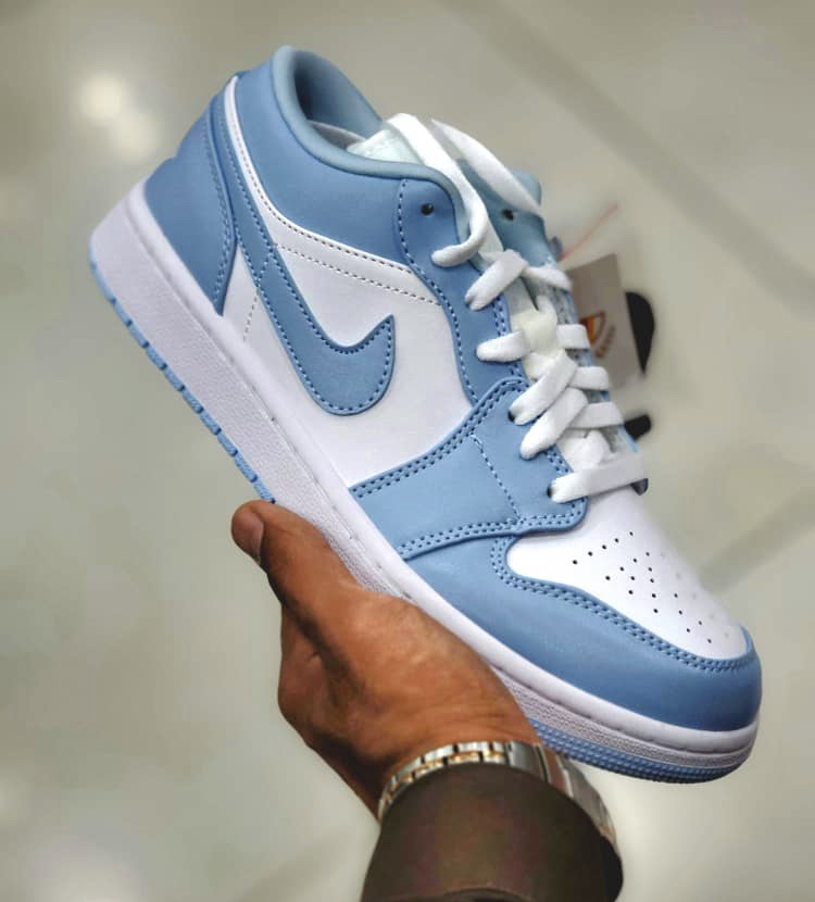 کتونی نایک ایر جردن  1 سایز 37 تا 40 آبی پاستلی سفید NIKE AIR JORDAN 1