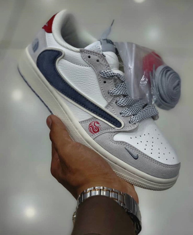 کتونی نایک تراویس اسکات سایز 37 تا 40 سفید طوسی NIKE AIR TRAVIS SCOTT
