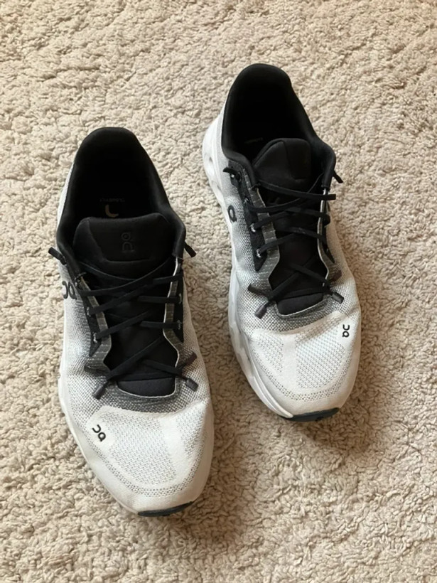 کتونی آن رانینگ کلود تیلت رنگ طوسی مشکی سایز 39 تا 44 ON RUNNING CLOUD TILT GREY BLACK