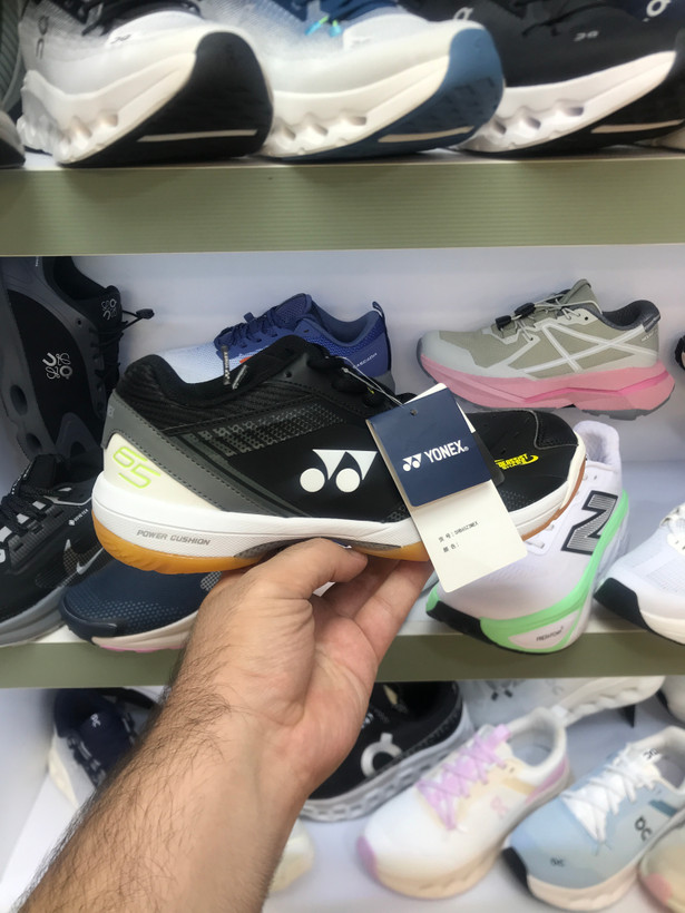 کتونی بدمینتون یونکس سایز 41 تا 45 YONEX BADMINTON